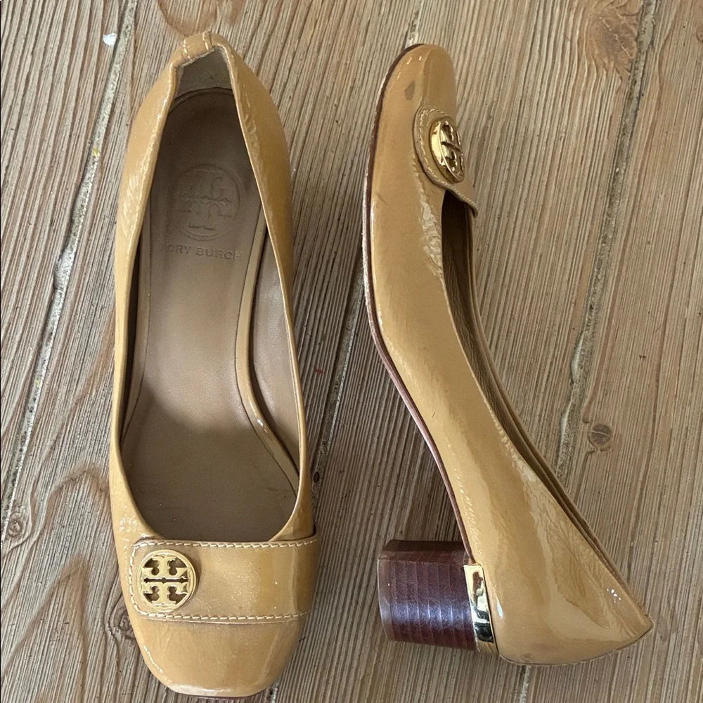 Tory Burch Women's Ashlee Heel in Sand 7